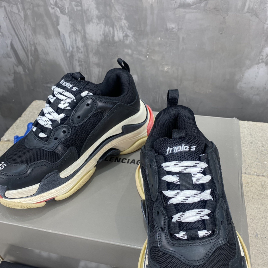 Ba*len*cia*ga triple s