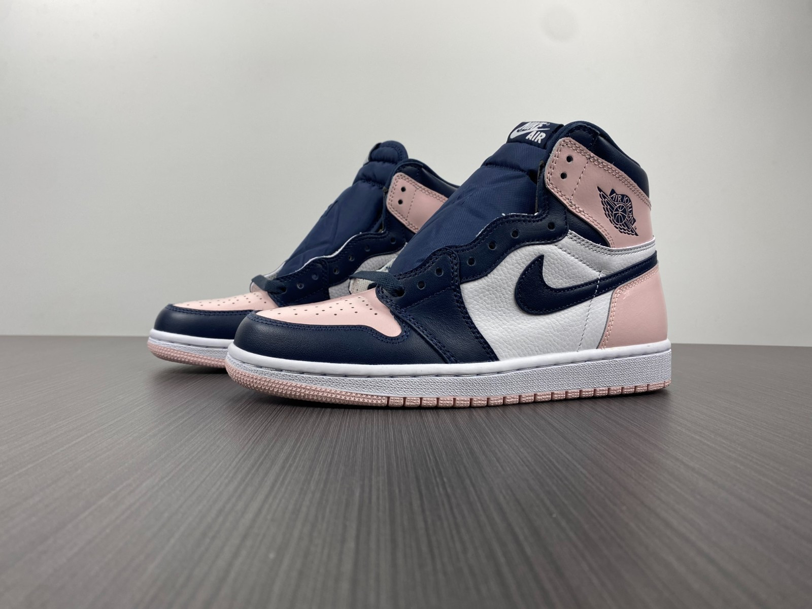 Air Jordan 1 High OG “Atmosphere” DD9335-641