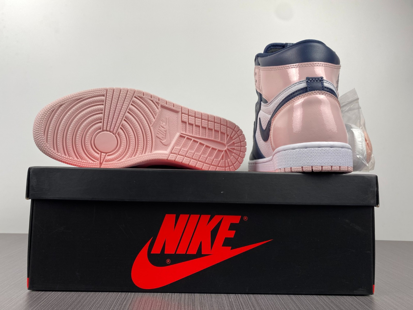 Air Jordan 1 High OG “Atmosphere” DD9335-641