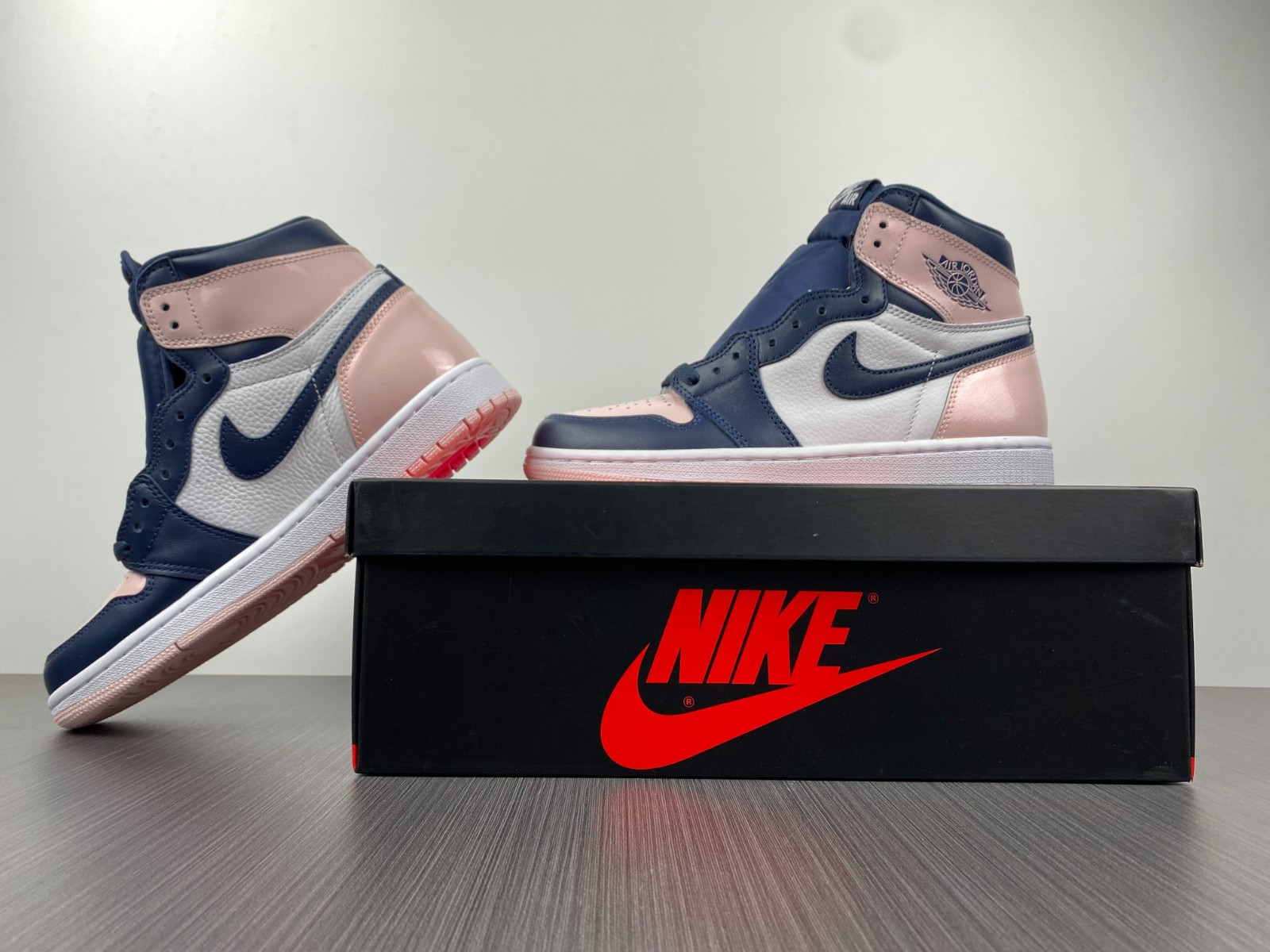 Air Jordan 1 High OG “Atmosphere” DD9335-641