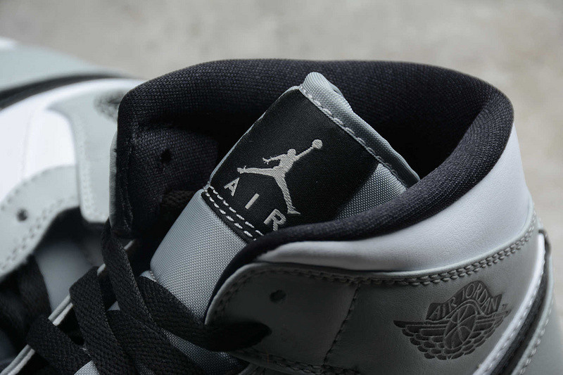 Jordan 1 Mid Light Smoke Grey 554724-092