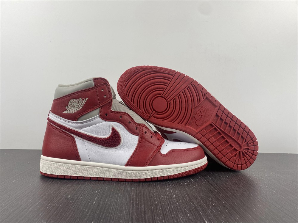 Air Jordan 1 High OG WMNS “Newstalgia” DJ4891-061