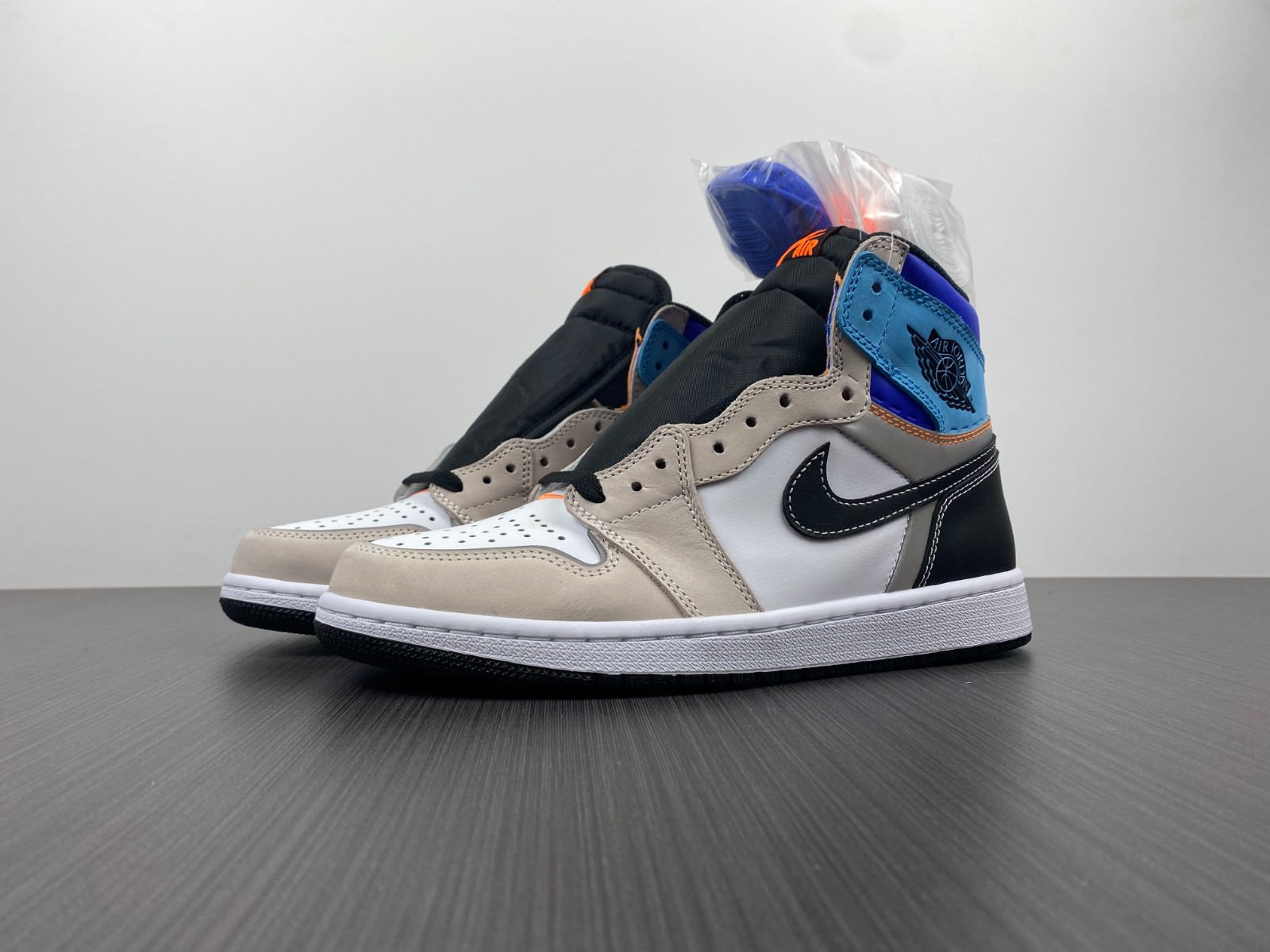 Air Jordan 1 High OG “Prototype” DC6515-100