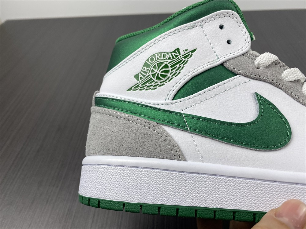 Air Jordan 1 Mid DC7294-103