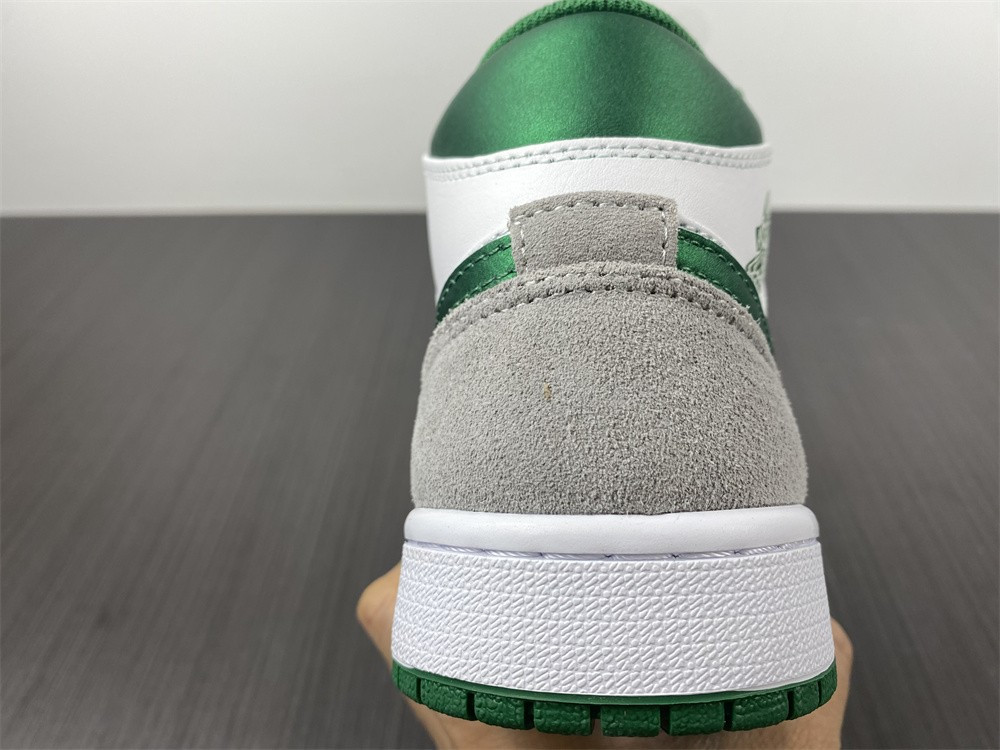 Air Jordan 1 Mid DC7294-103