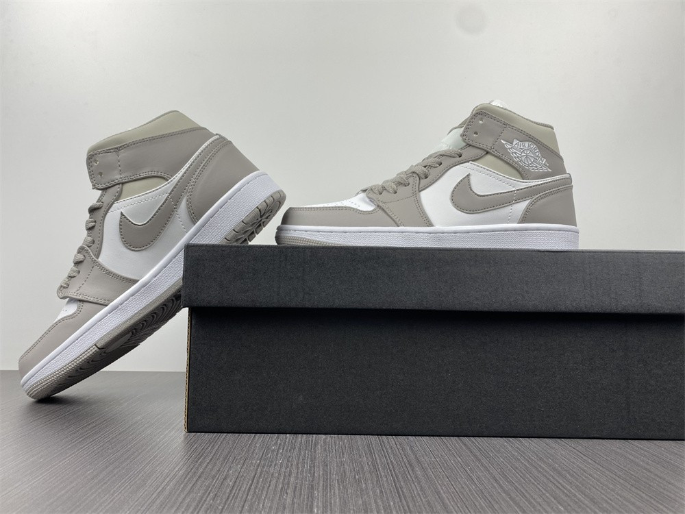 Nike Air Jordan 1 Mid 554724-082