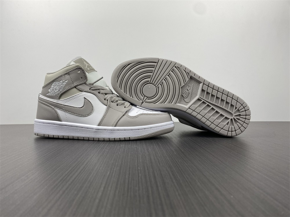 Nike Air Jordan 1 Mid 554724-082