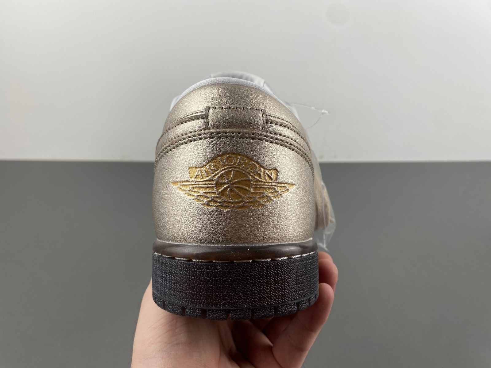 Air Jordan 1 Low SE “Metallic Zinc” (W) HQ3529-099