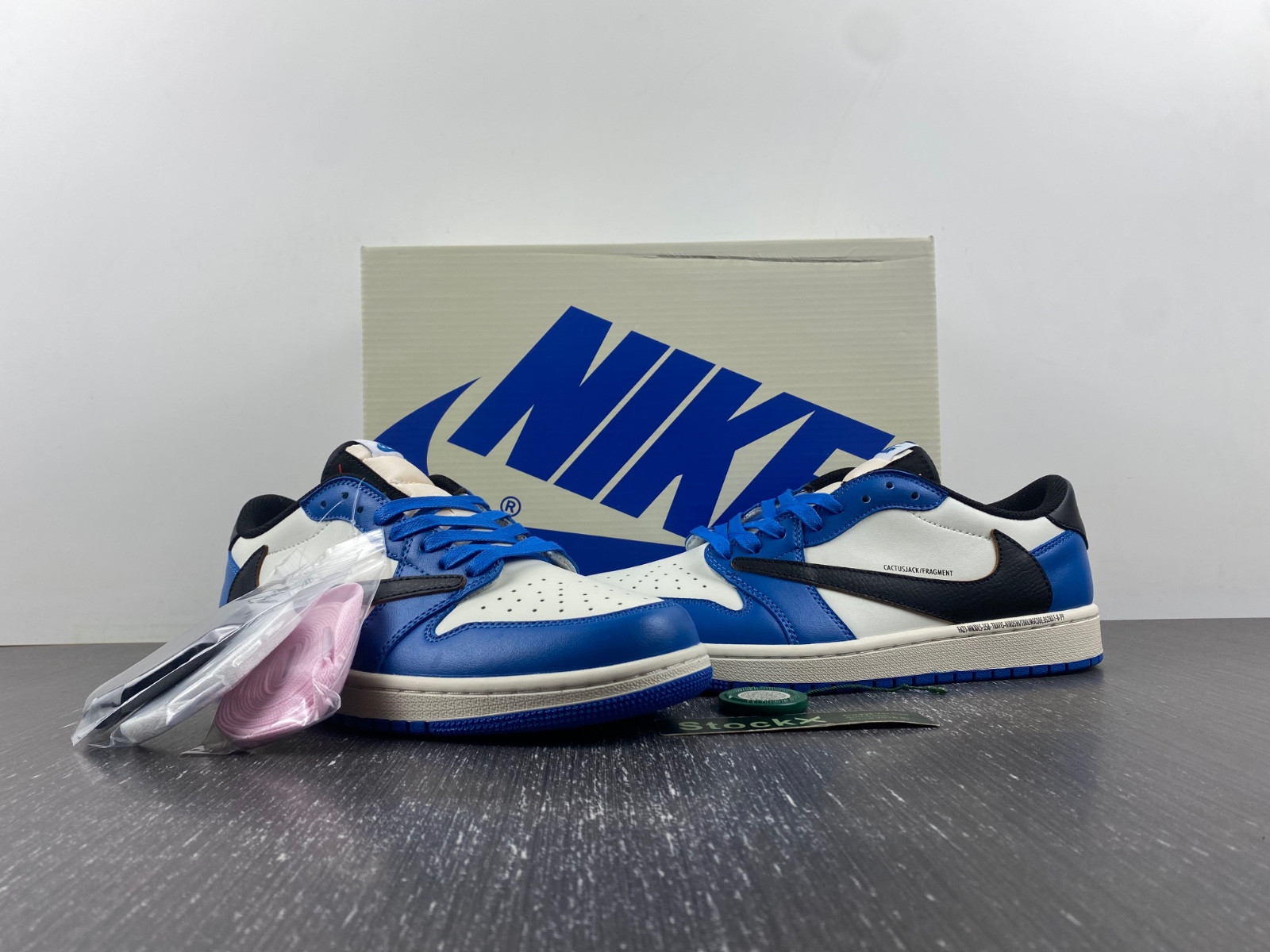 Travis Scott x Air Jordan 1 DM7866-888