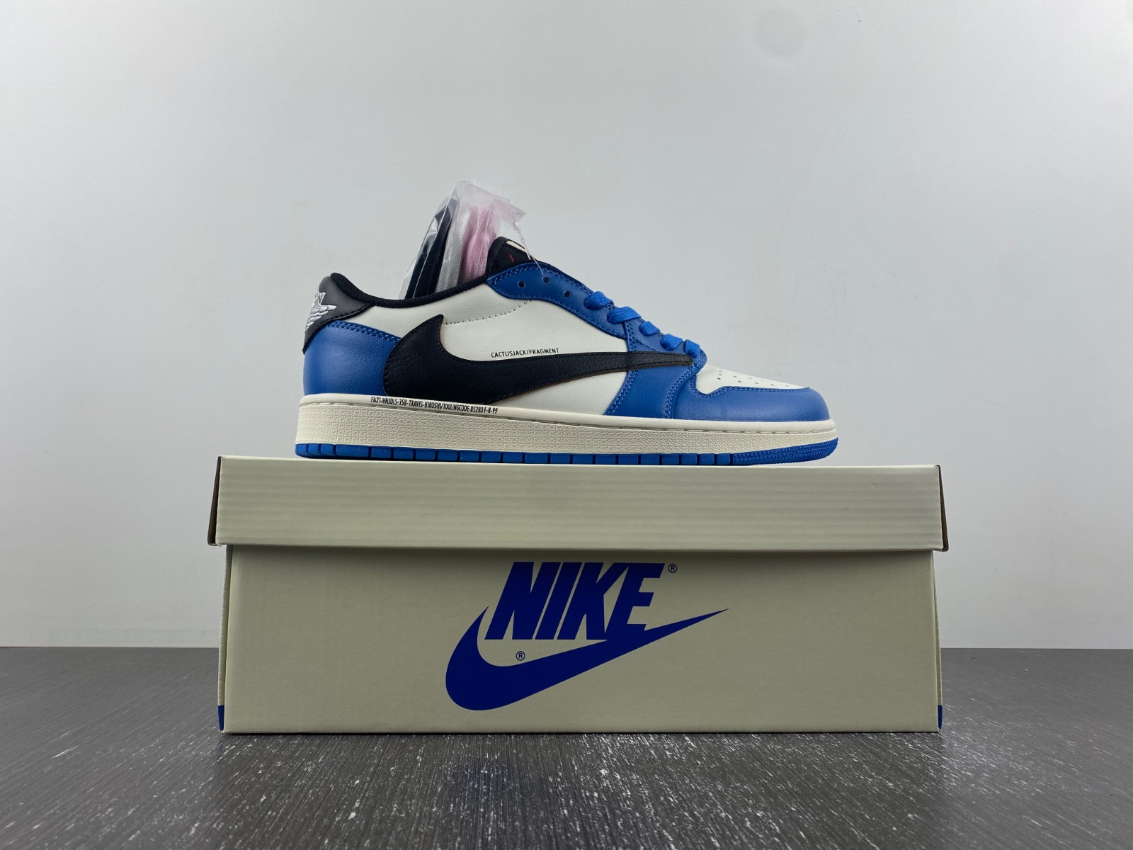 Travis Scott x Air Jordan 1 DM7866-888