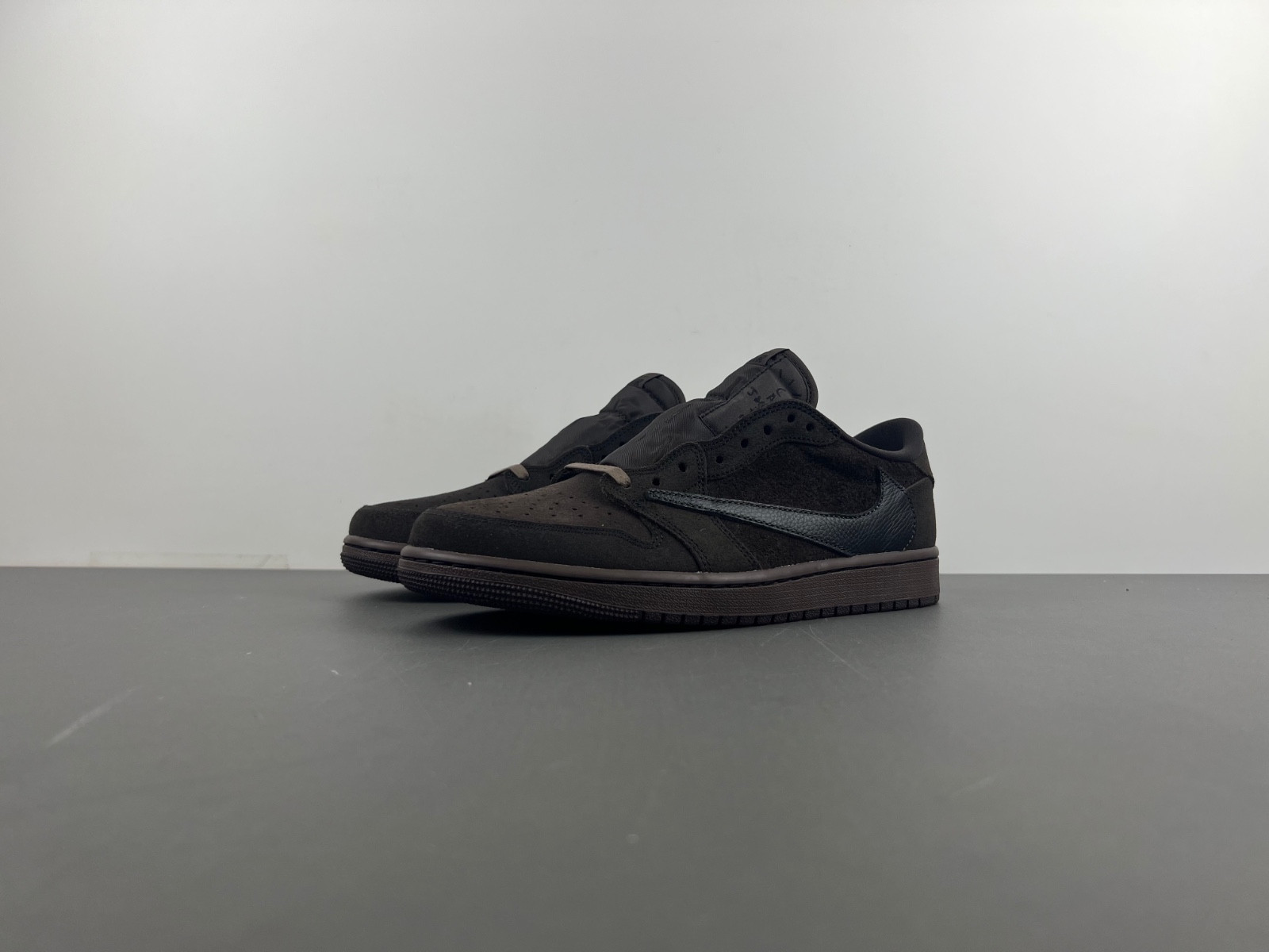 Travis Scott x Air Jordan 1 Low DM7866-202