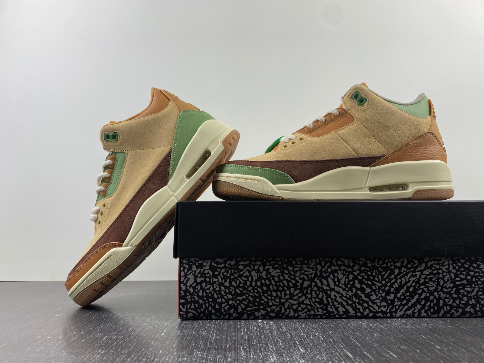 Jordan 3 CT8532-102
