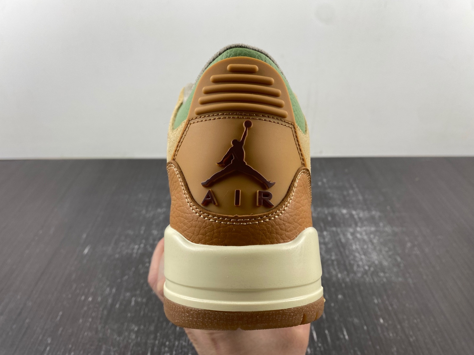 Jordan 3 CT8532-102
