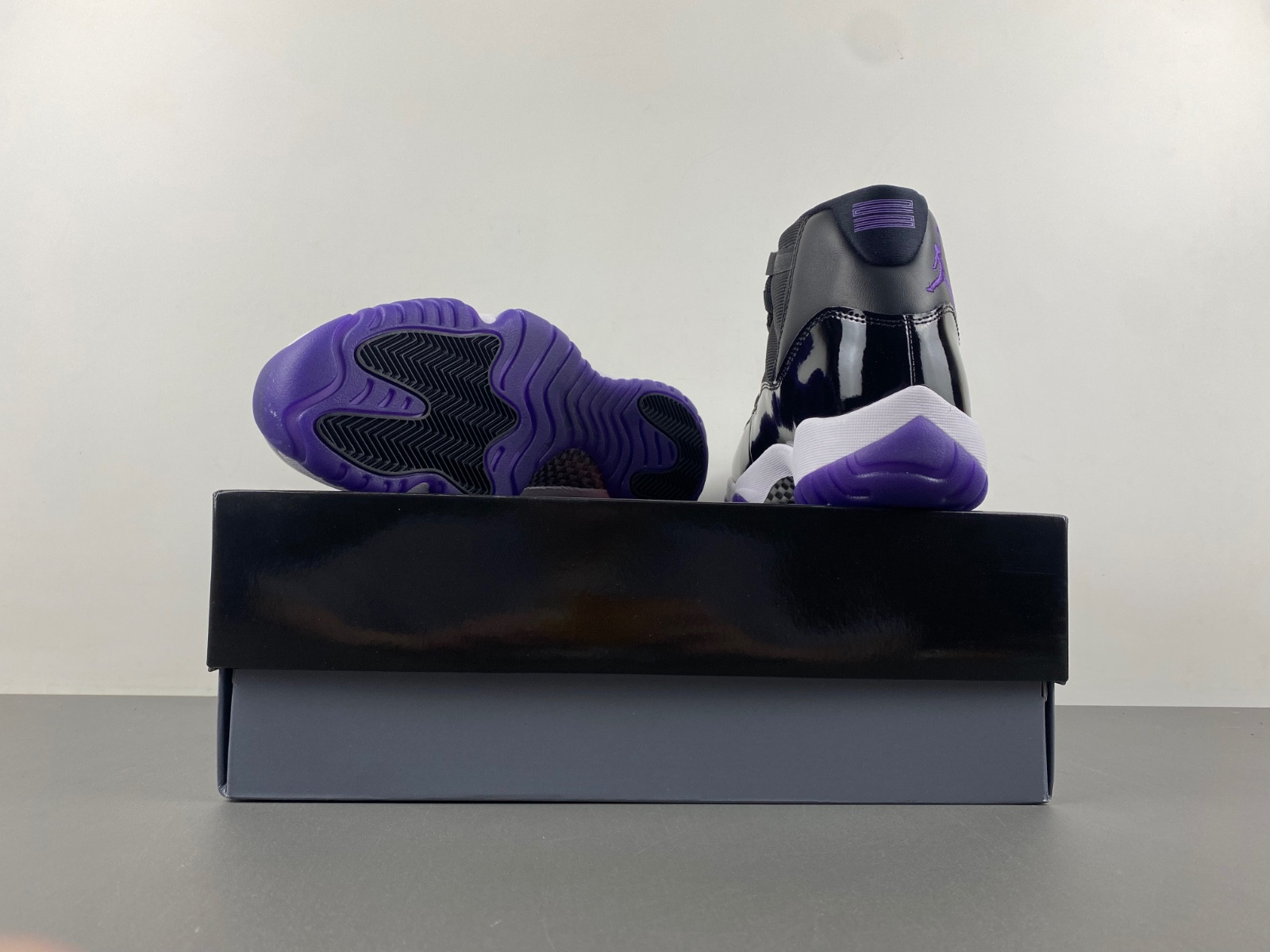 Air Jordan 11 Retro CT8812-999