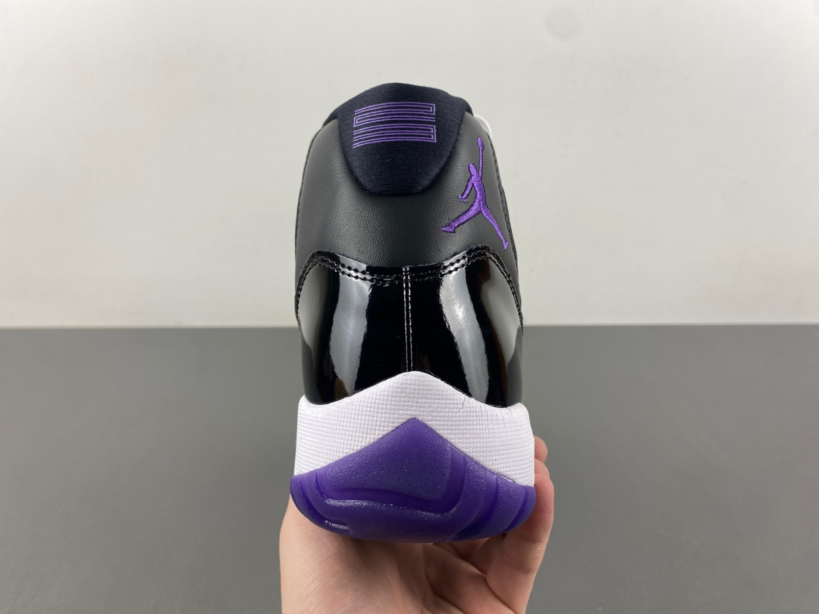 Air Jordan 11 Retro CT8812-999