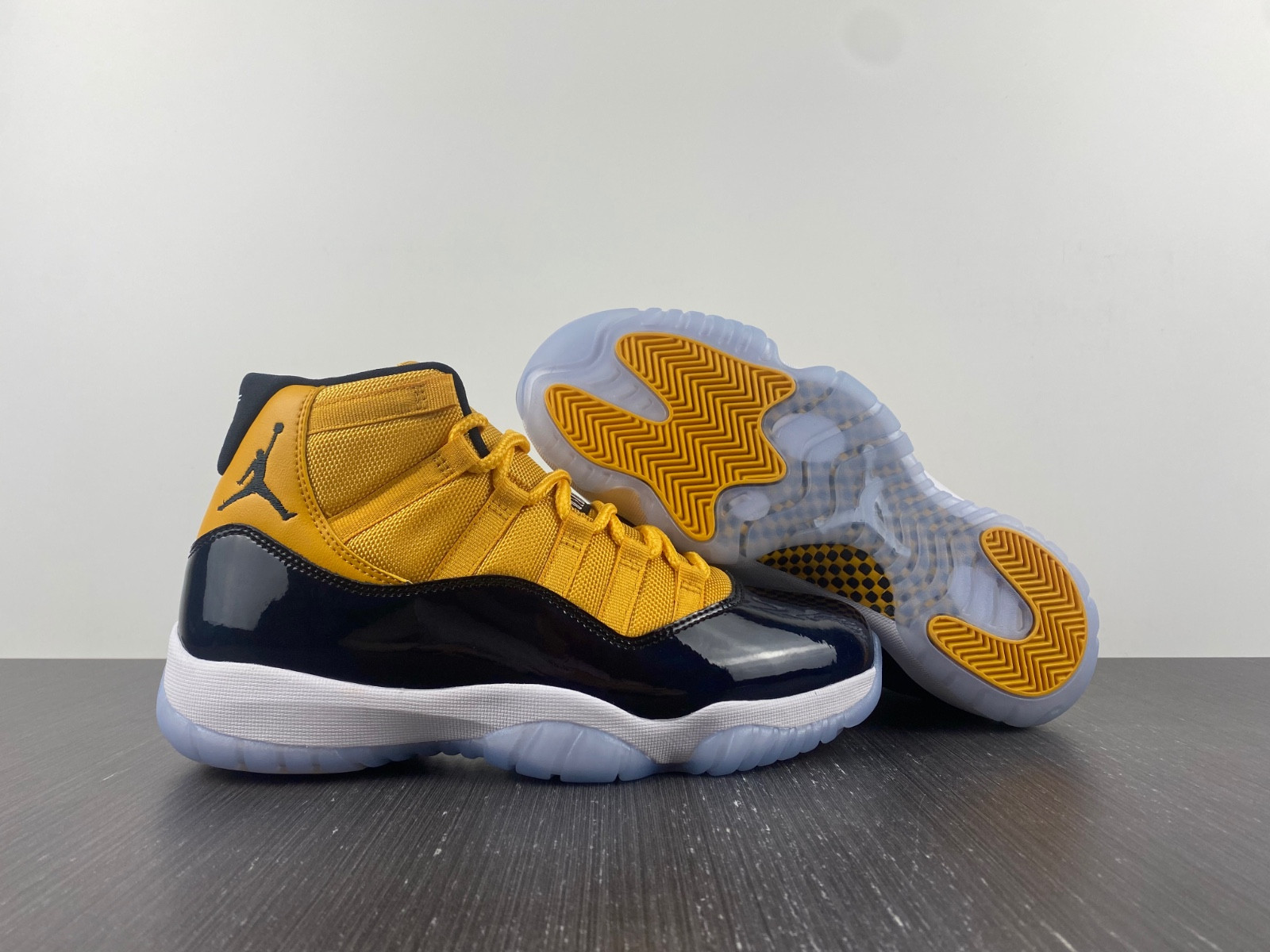 Air Jordan 11 CT8012-118