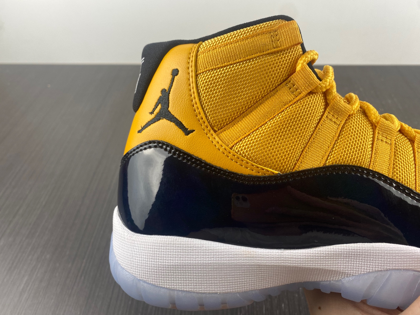 Air Jordan 11 CT8012-118