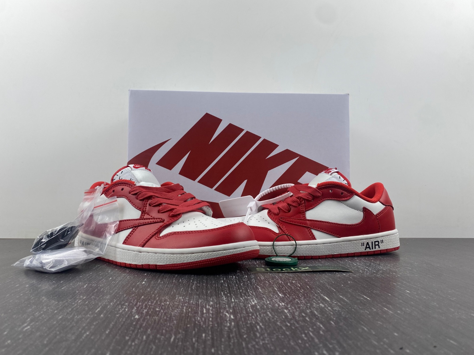 OFF-WHITE x Travis Scott x Air Jordan 1 DM7890-103