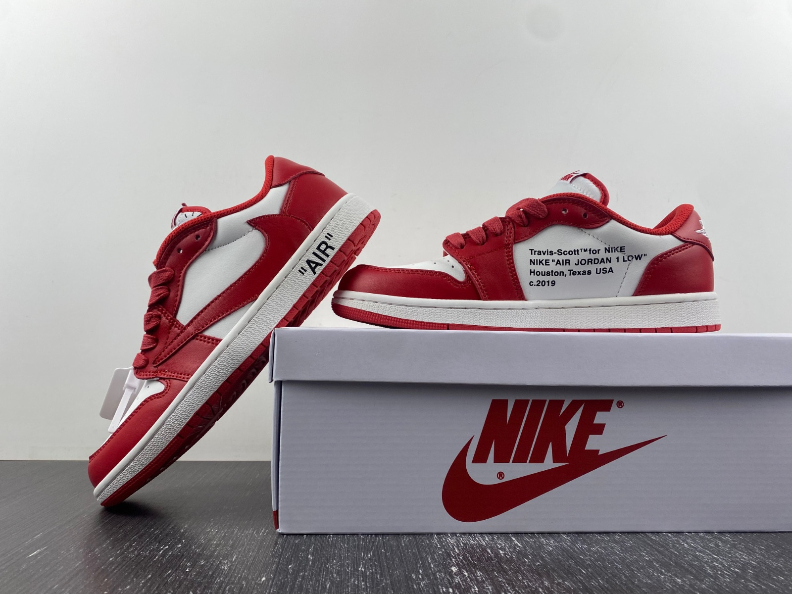 OFF-WHITE x Travis Scott x Air Jordan 1 DM7890-103