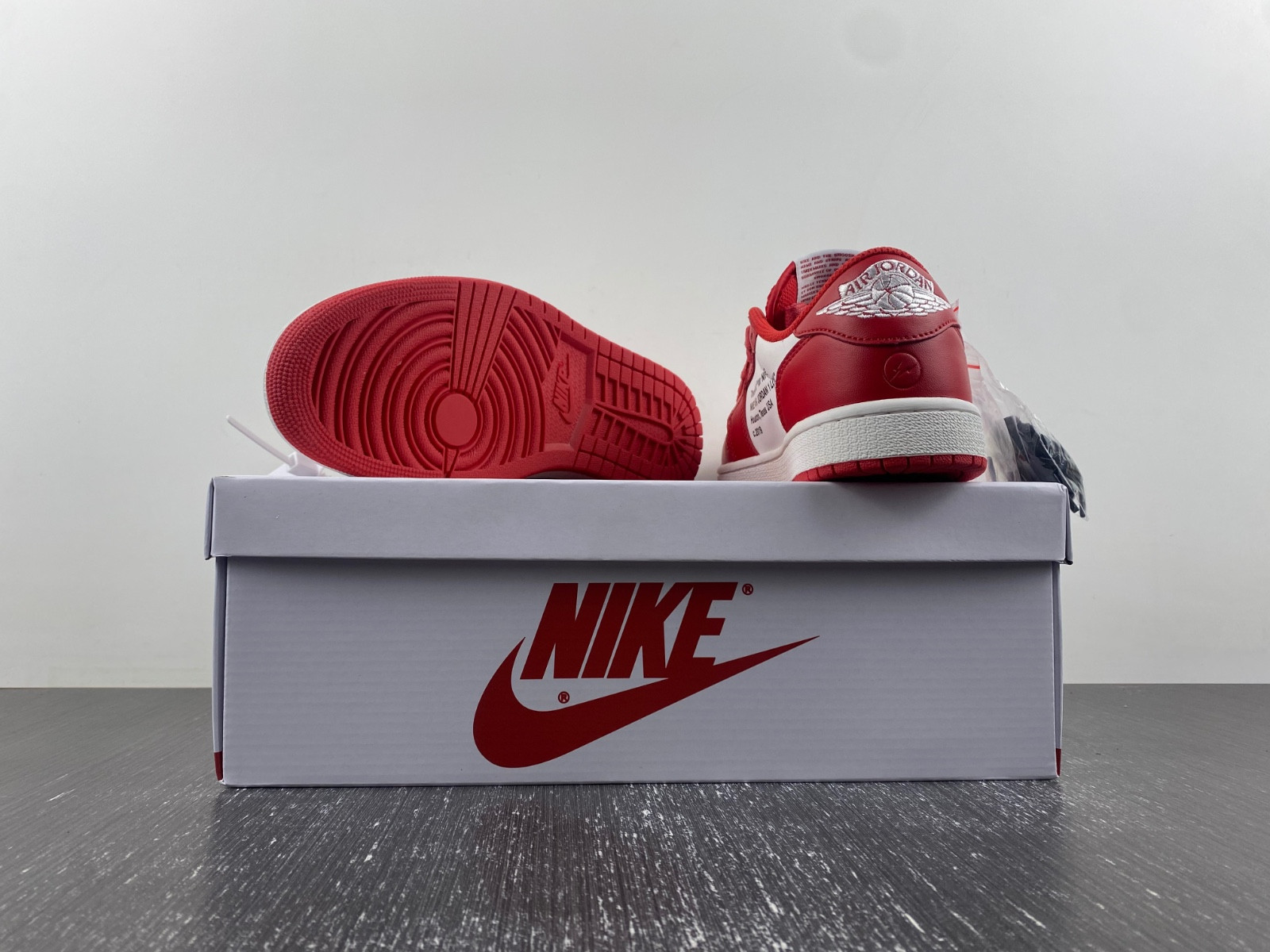 OFF-WHITE x Travis Scott x Air Jordan 1 DM7890-103