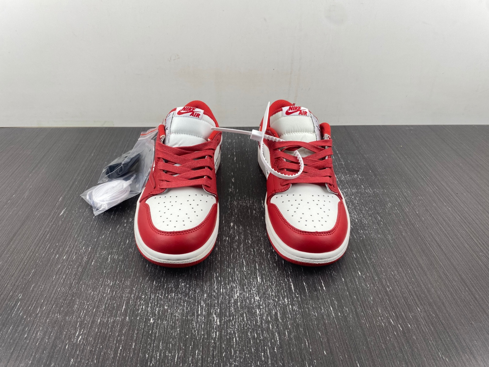 OFF-WHITE x Travis Scott x Air Jordan 1 DM7890-103