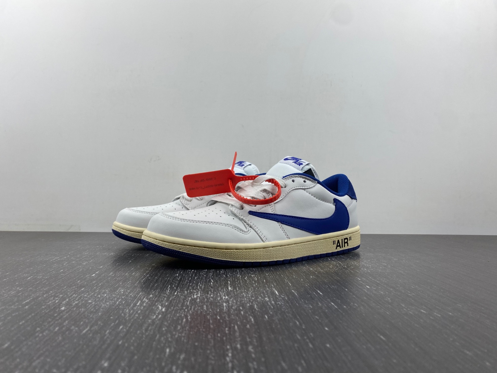 OFF-WHITE x Travis Scott x Air Jordan 1 DM7890-111