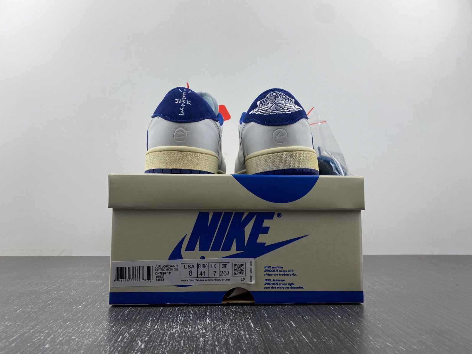 OFF-WHITE x Travis Scott x Air Jordan 1 DM7890-111