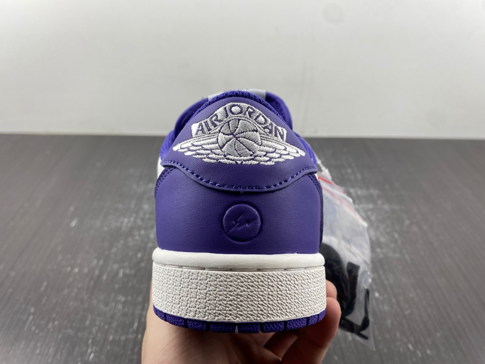 OFF-WHITE x Travis Scott x Air Jordan 1 DM7890-386