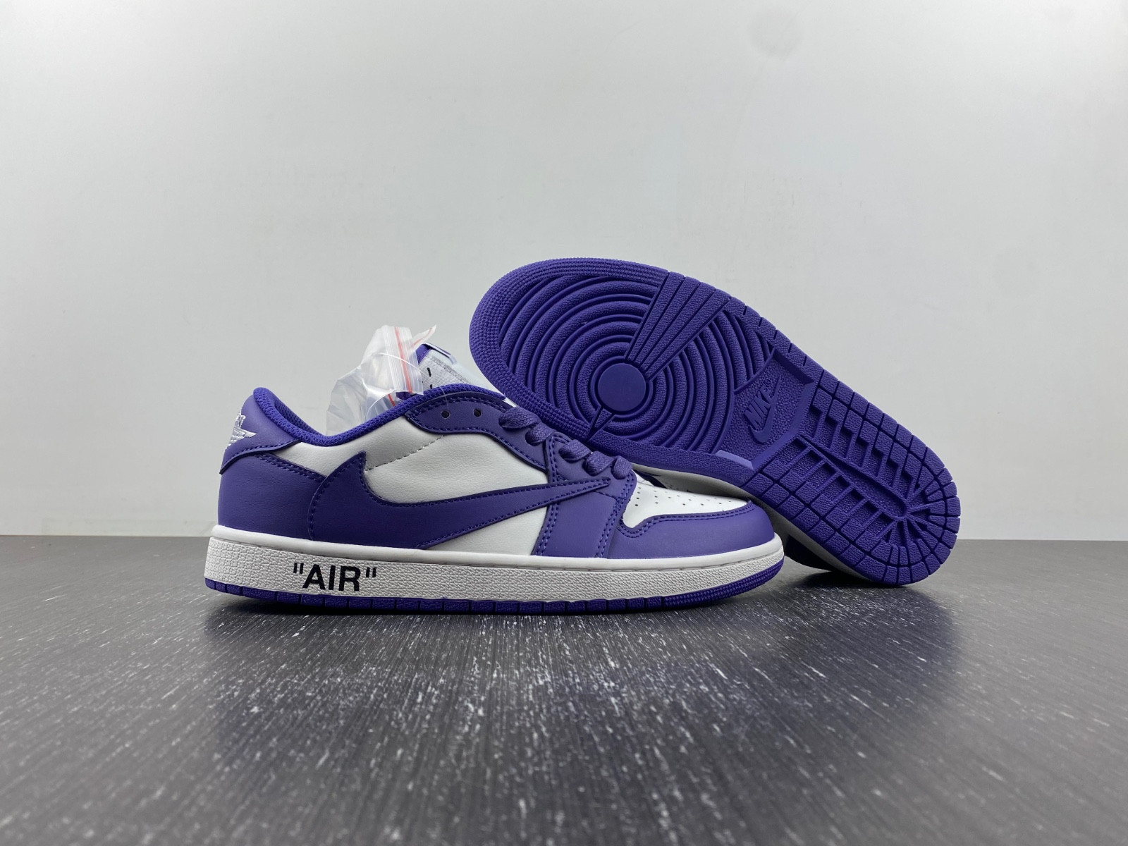OFF-WHITE x Travis Scott x Air Jordan 1 DM7890-386