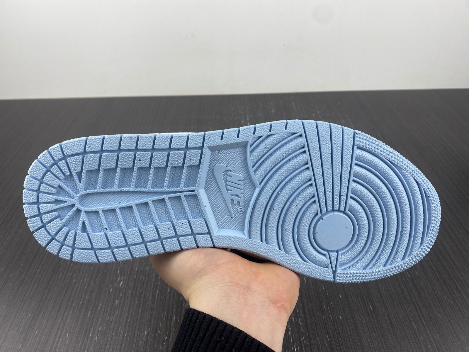 Jordan 1 Low SE Reverse Ice Blue (W) DV1299-104