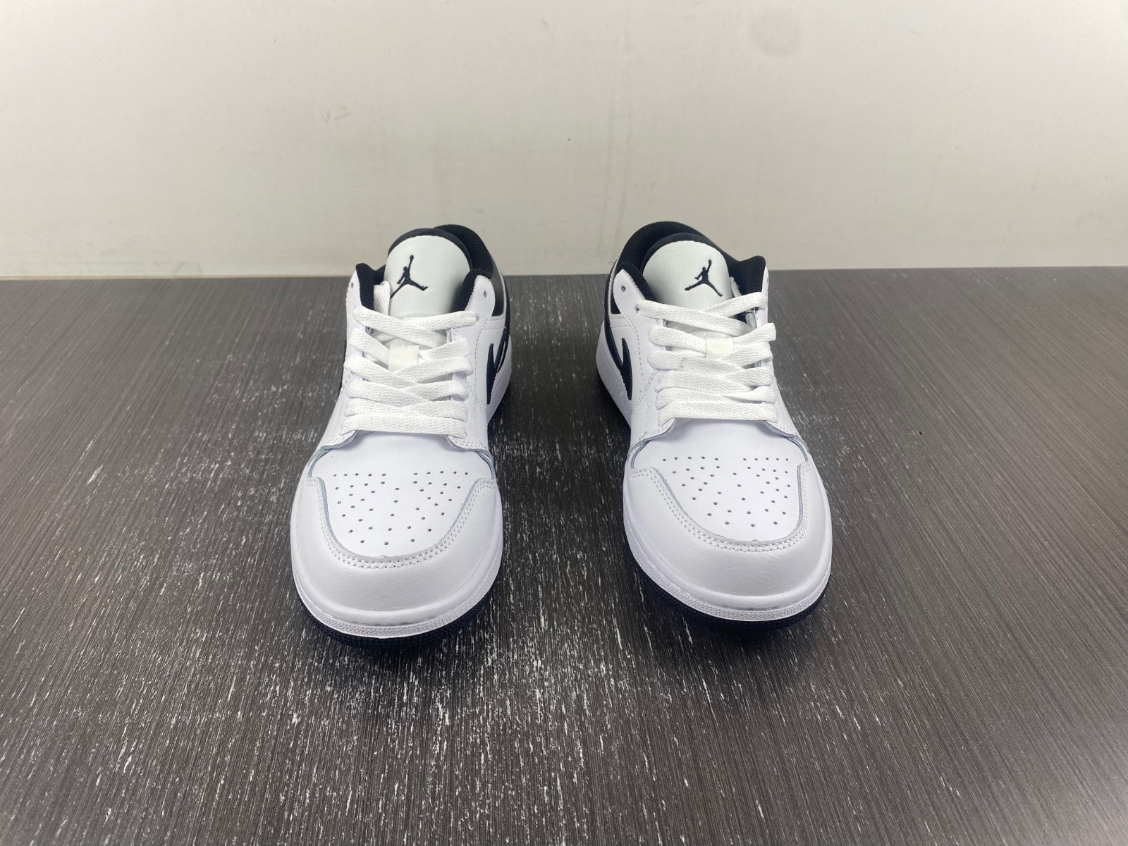 Air Jordan 1 Low 553558-132