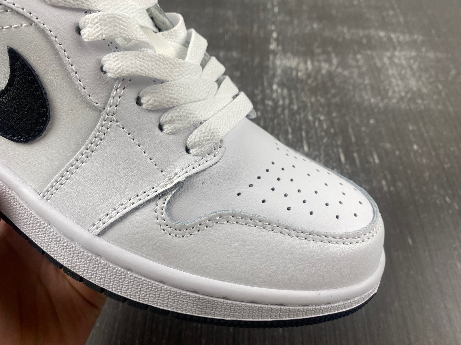 Air Jordan 1 Low 553558-132