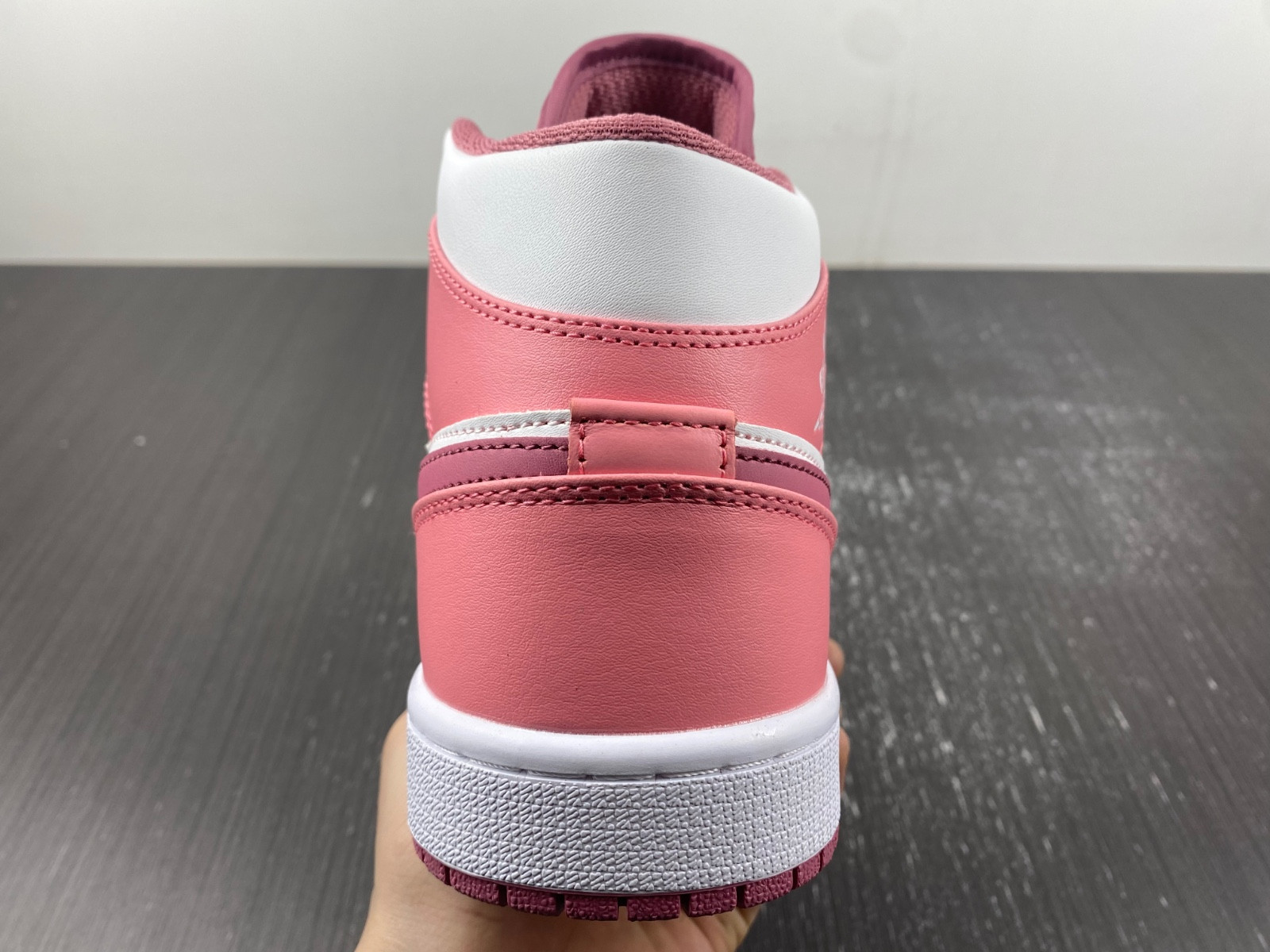 Air Jordan 1 Mid GS “Valentine’s Day” DQ8423-616