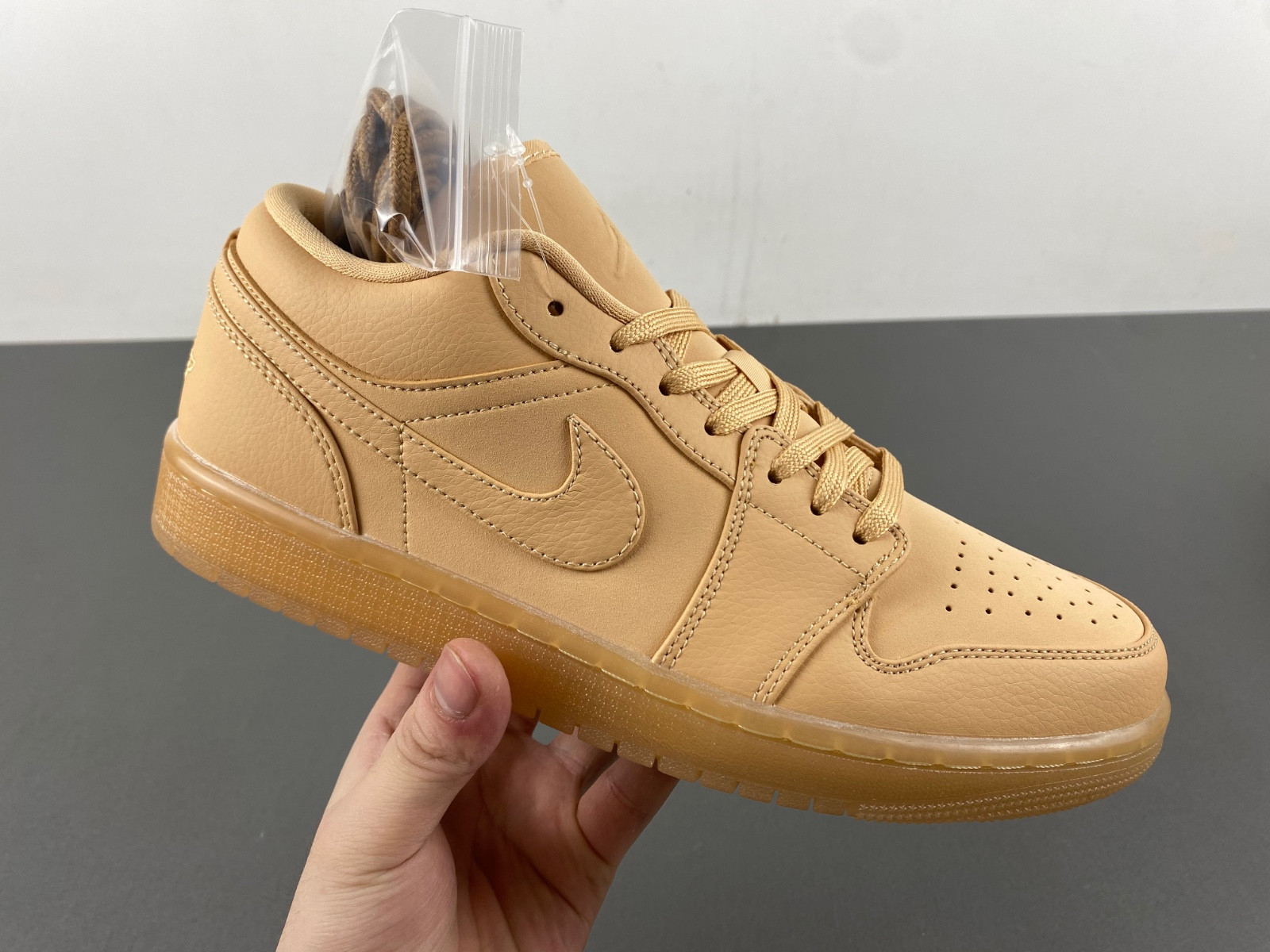 Air Jordan 1 Low WMNS “Pale Vanilla” FZ3972-294