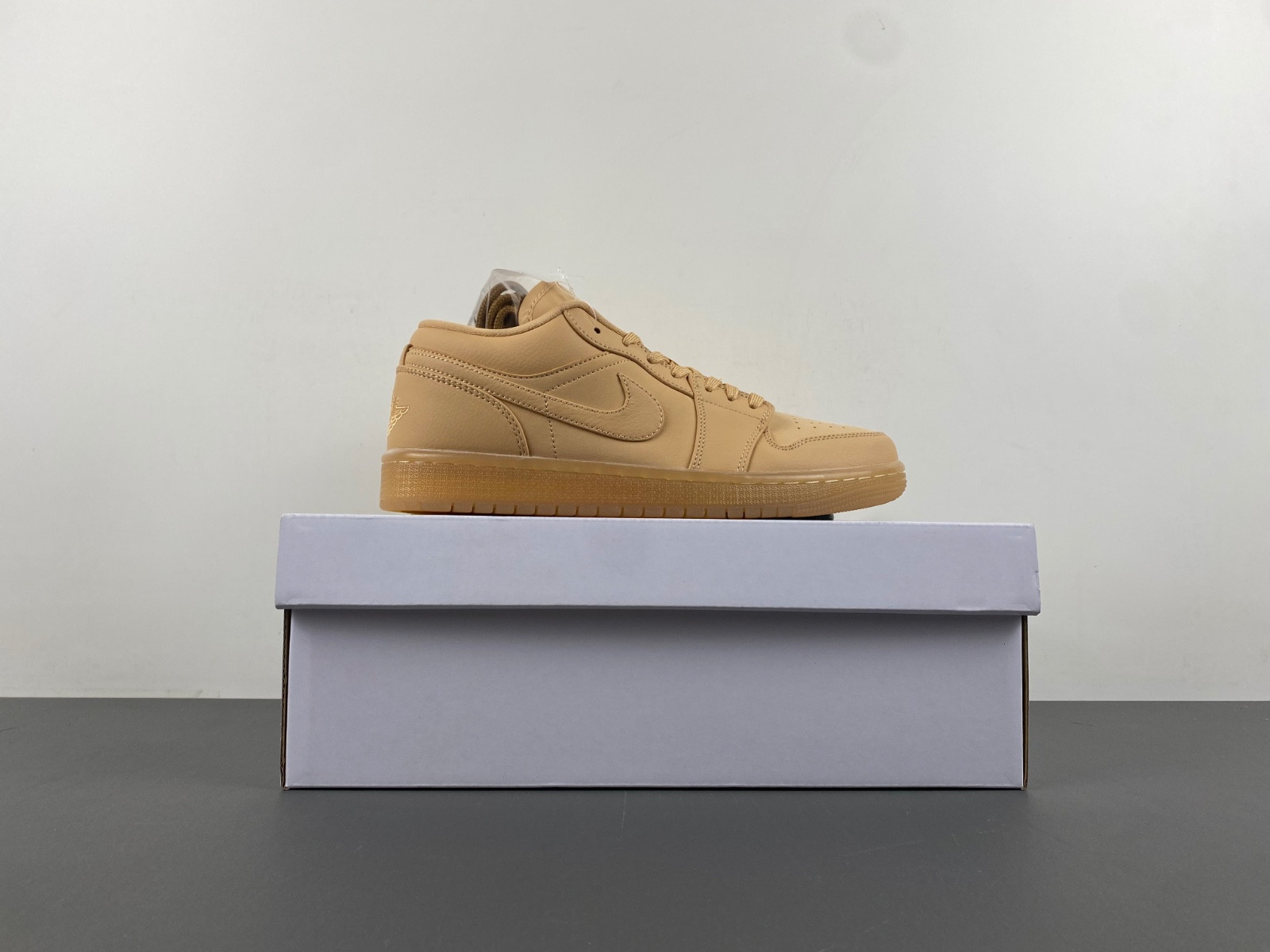 Air Jordan 1 Low WMNS “Pale Vanilla” FZ3972-294