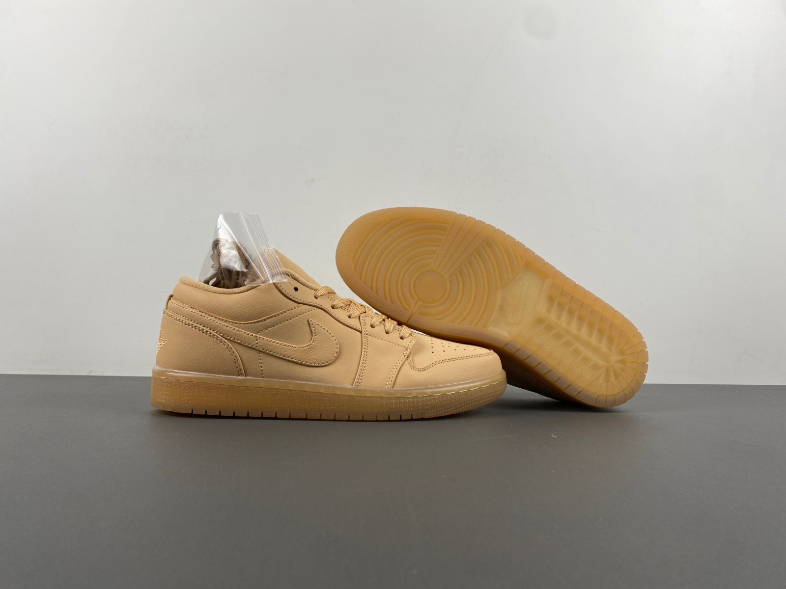 Air Jordan 1 Low WMNS “Pale Vanilla” FZ3972-294