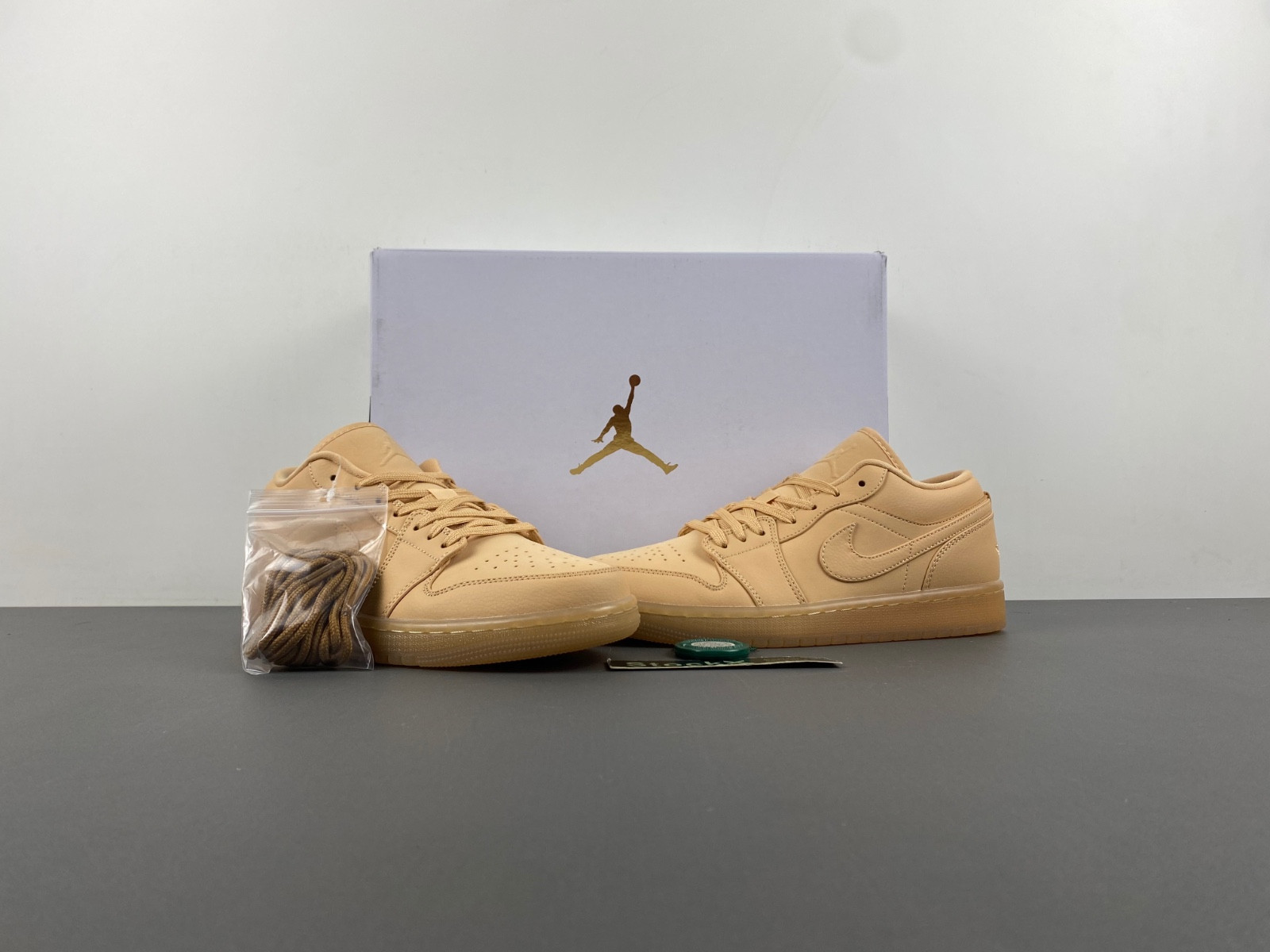 Air Jordan 1 Low WMNS “Pale Vanilla” FZ3972-294