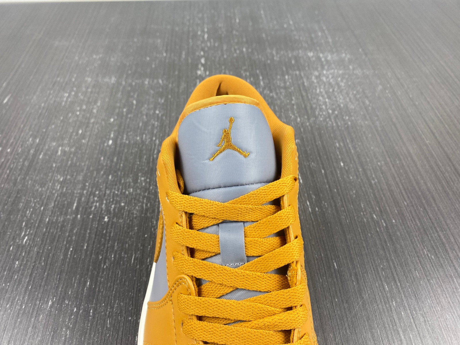 Air Jordan 1 Low DC0774-020
