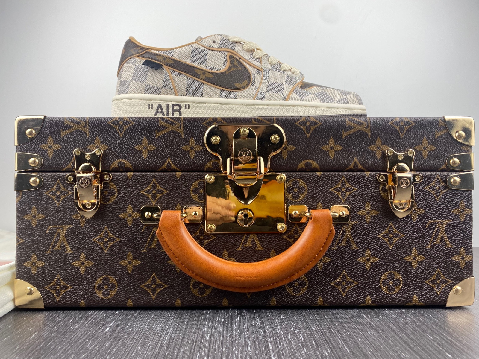 Air Jordan 1 Low L*V