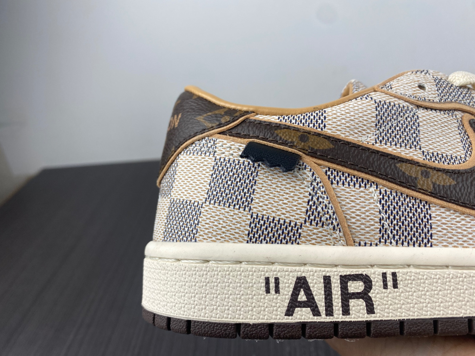 Air Jordan 1 Low L*V