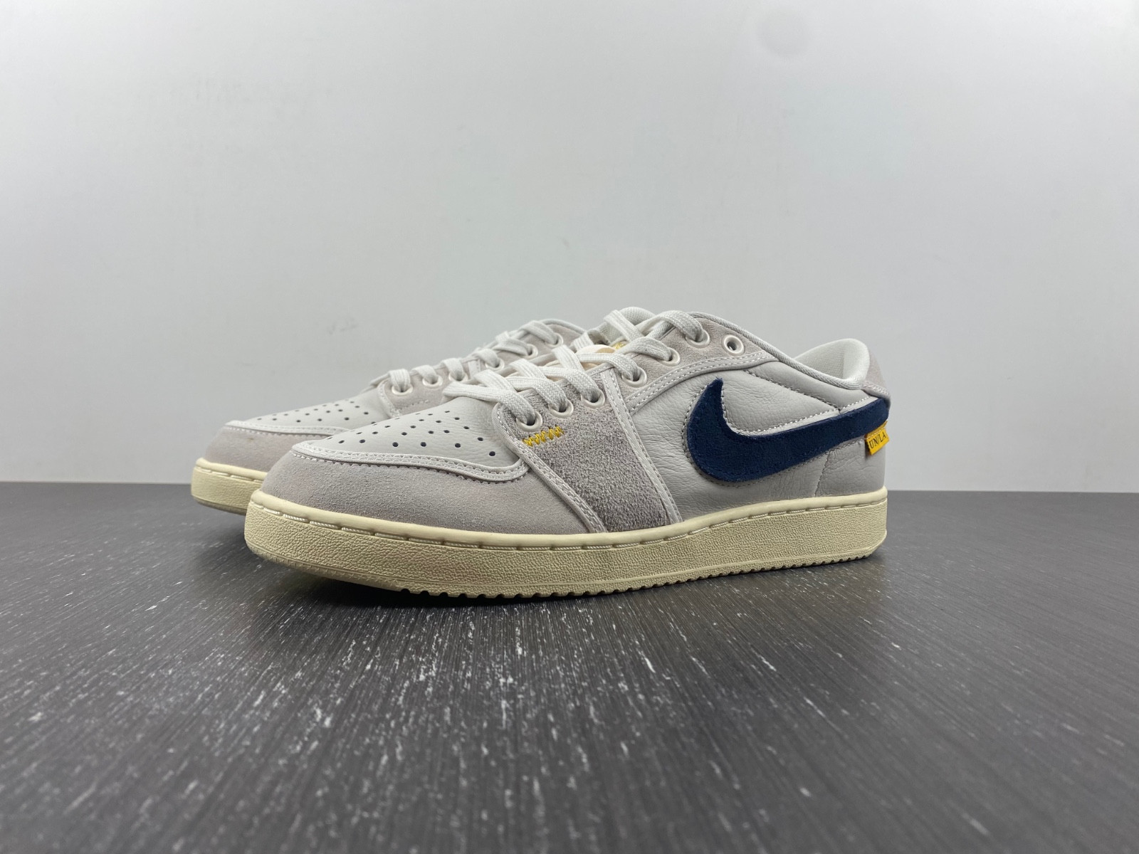 Union x AJKO 1 Low DZ4864-100