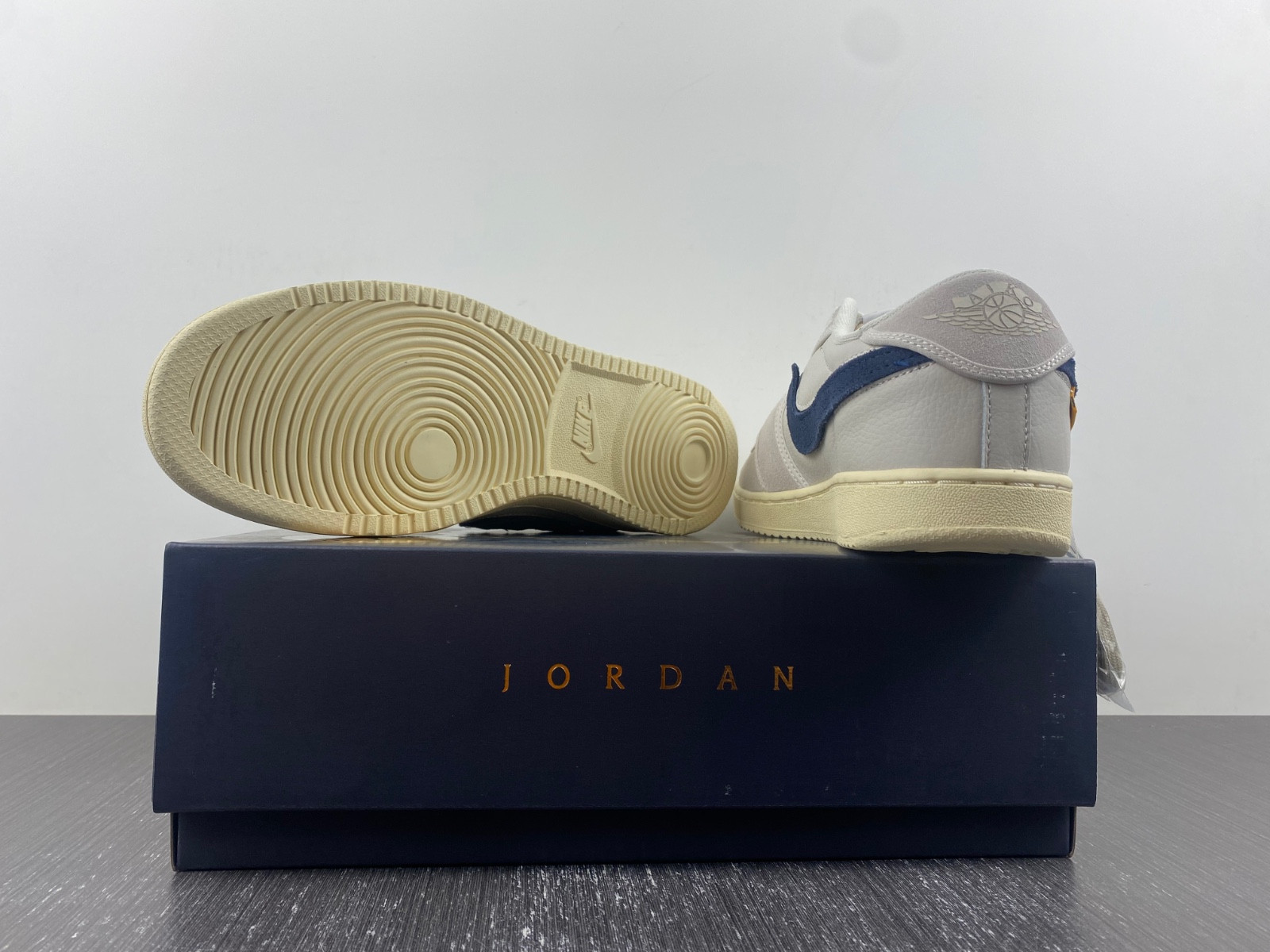 Union x AJKO 1 Low DZ4864-100