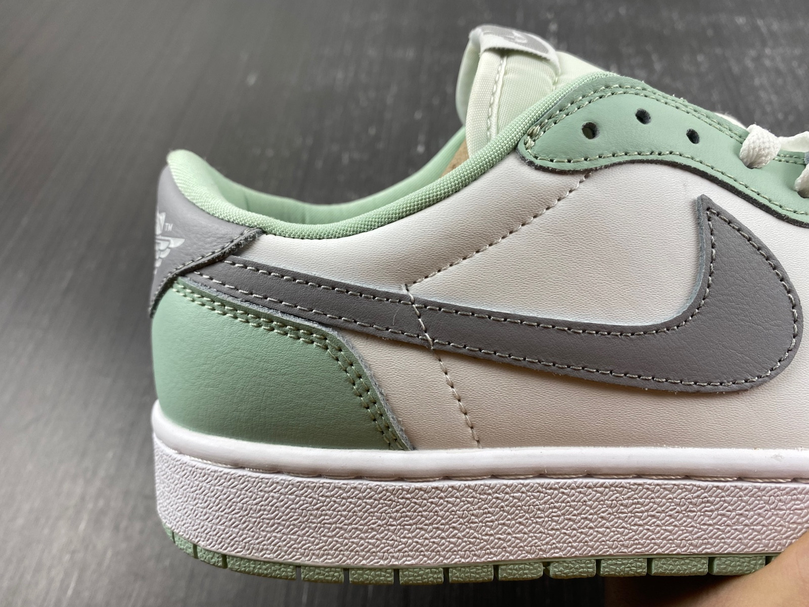 Jordan 1 Retro Low CZ0796-100