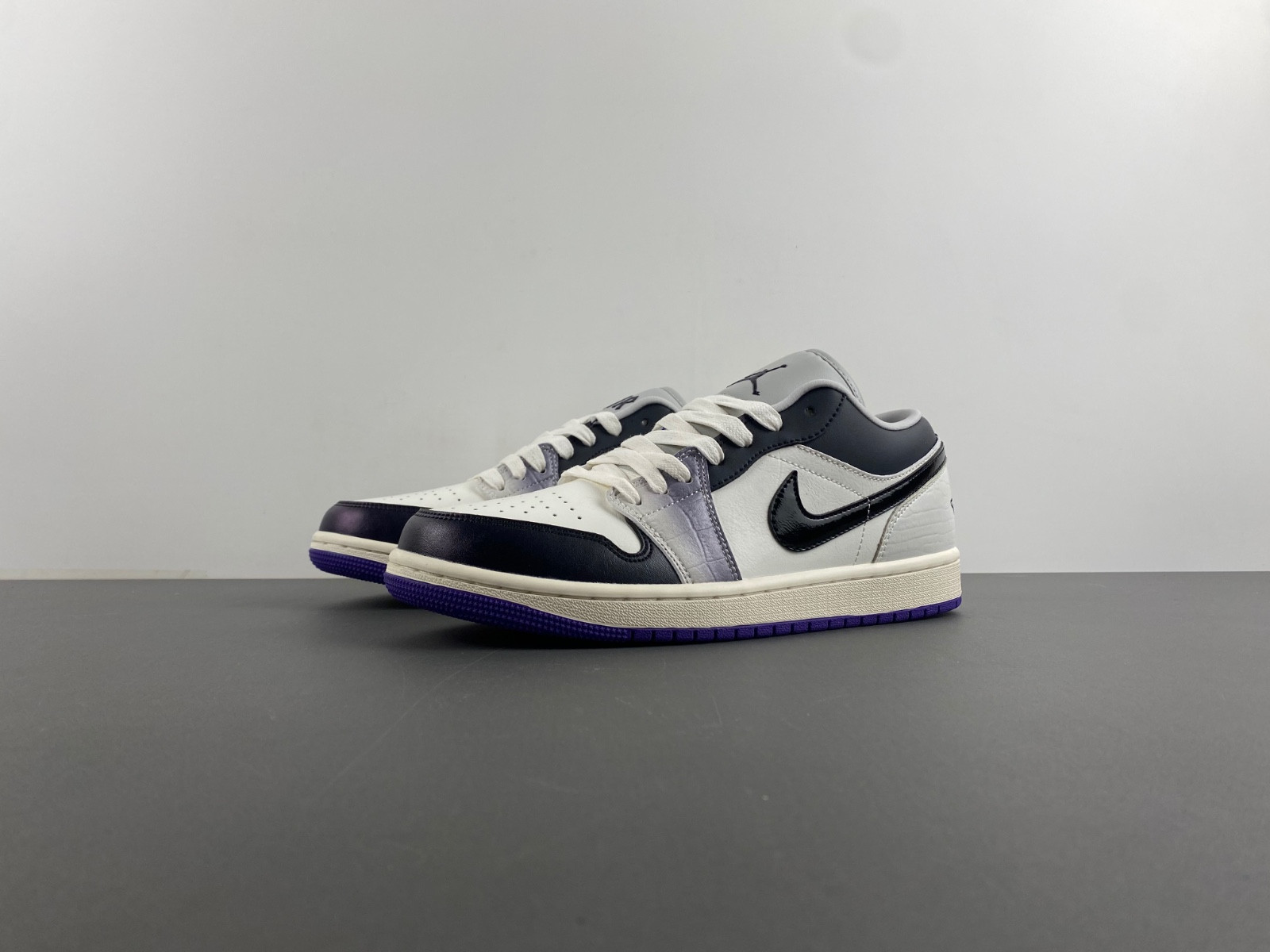 Air Jordan 1 Low SE HF5759-101