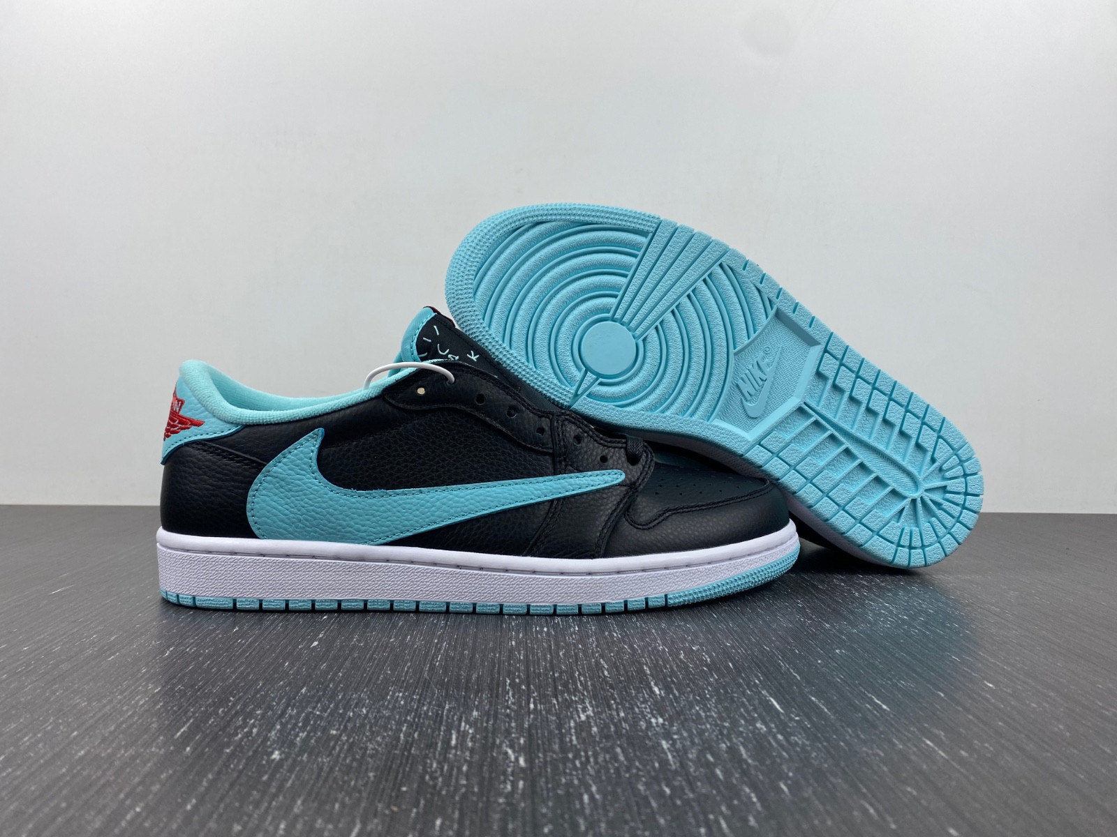 Travis Scott x Air Jordan 1 Low DM7866-701