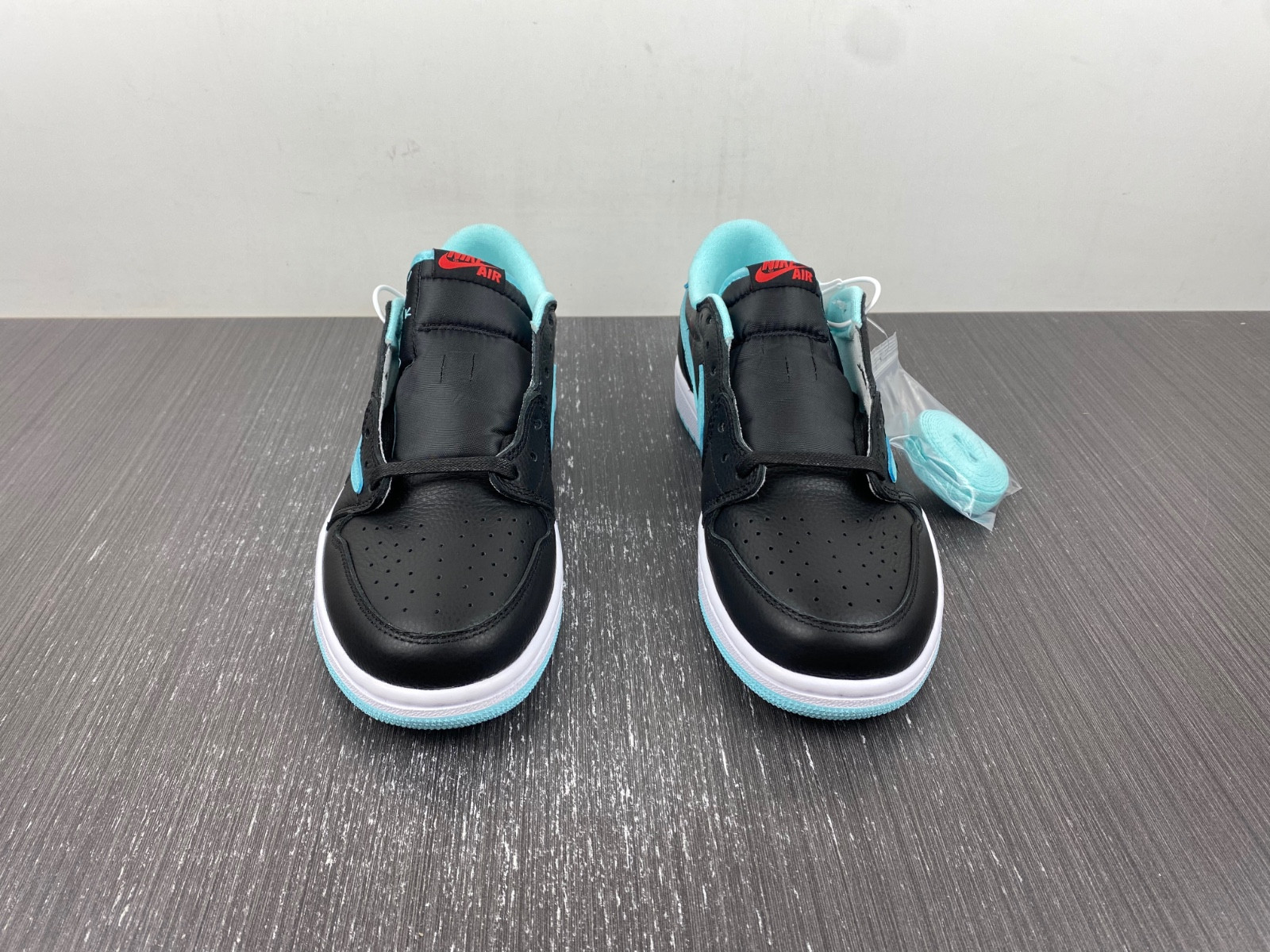Travis Scott x Air Jordan 1 Low DM7866-701