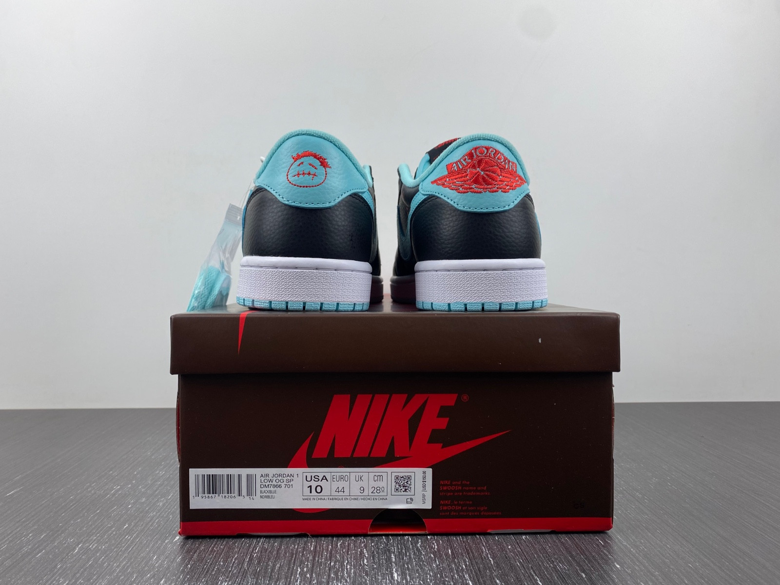 Travis Scott x Air Jordan 1 Low DM7866-701