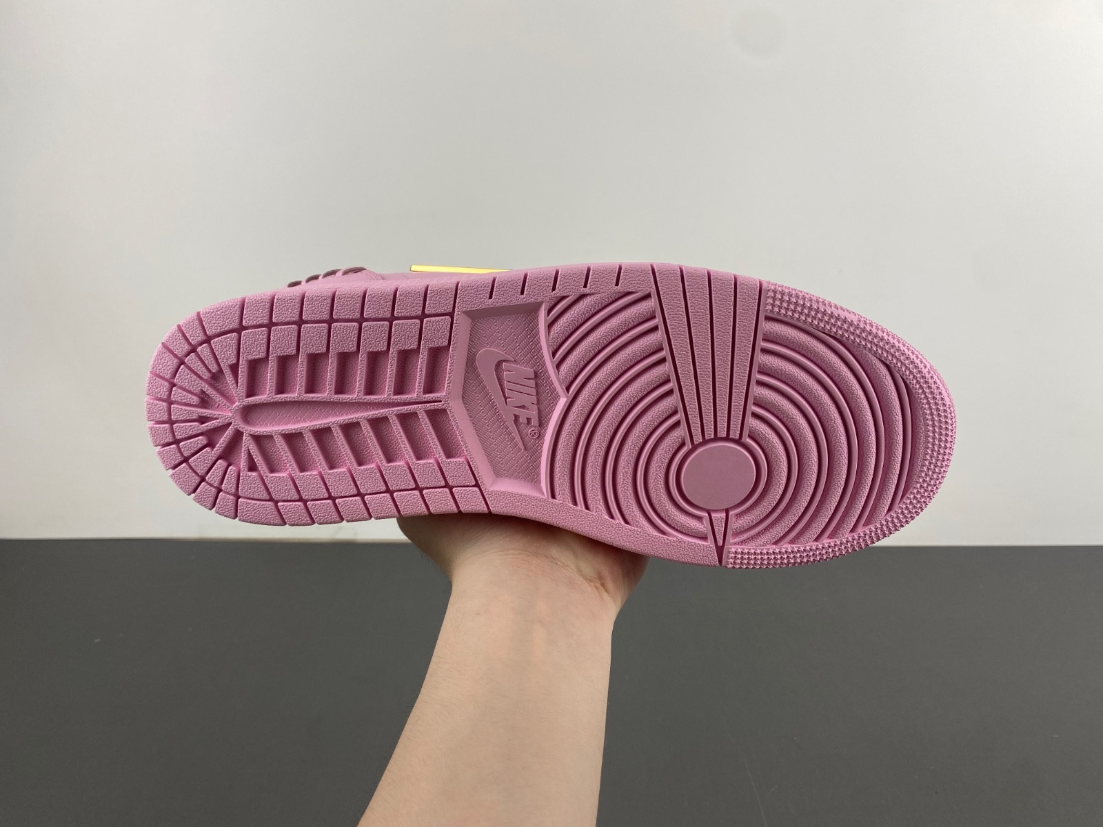 Air Jordan 1 Low WMNS “Method of Make” FN5032-600