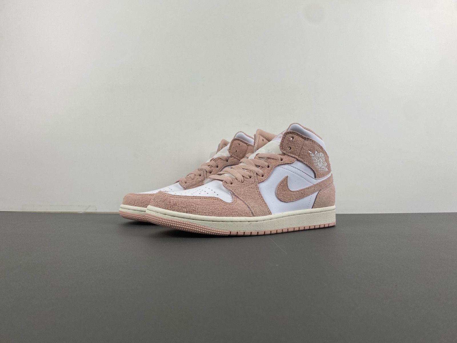 AIR JORDAN 1 MID SE "LEGEND PINK" FN7432-161