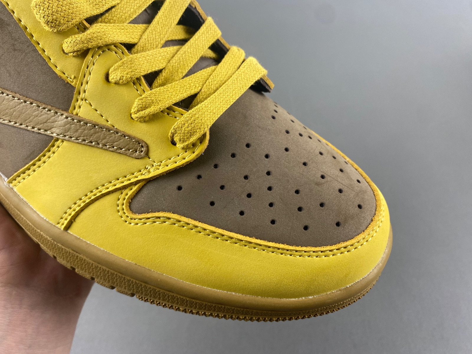 Travis Scott x Air Jordan 1 low DM7866-665